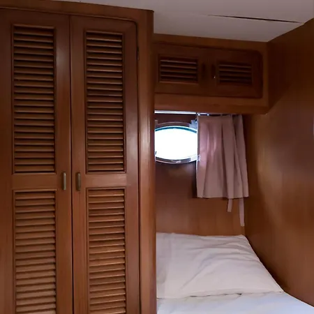 Vira Yacht 船上ホテル *